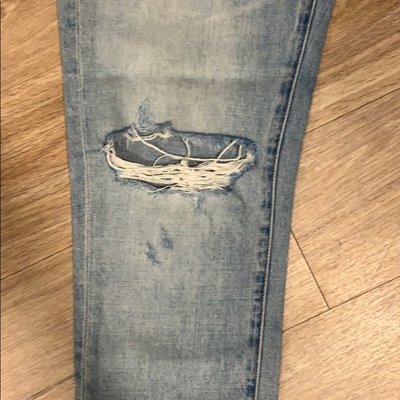 BlankNYC distressed jeans - Picture 2 of 8
